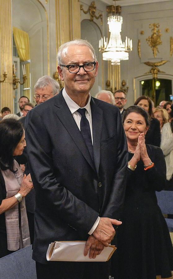 Año 2014: Patrick Modiano (Boulogne-Billancourt, 1945) era un habitual de las quinielas y en 2014 recibió el Nobel. Su obra se nutre básicamente de novela. Una de sus principales obras es «Calle de las tiendas oscuras» (Rue des boutiques obscures).. AFP