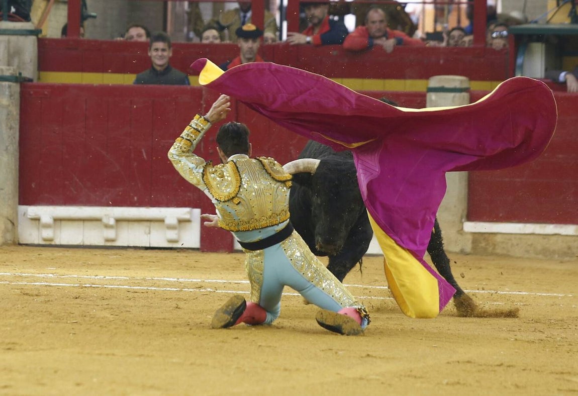 Imágenes de la escalofriante cogida a Juan José Padilla en Zaragoza
