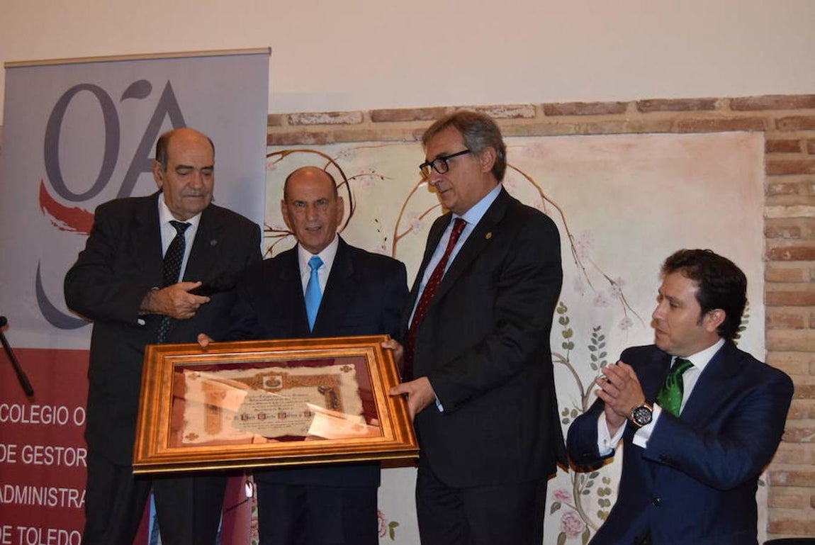 José María Medina y Lorenzo, secretario de honor. 