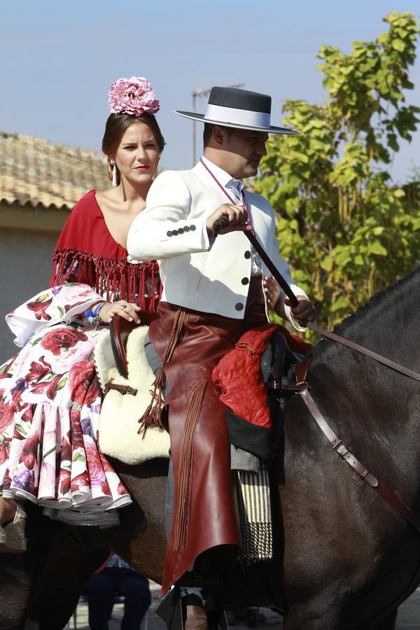 Miles de personas acompañan a la Virgen de Valme en su romería