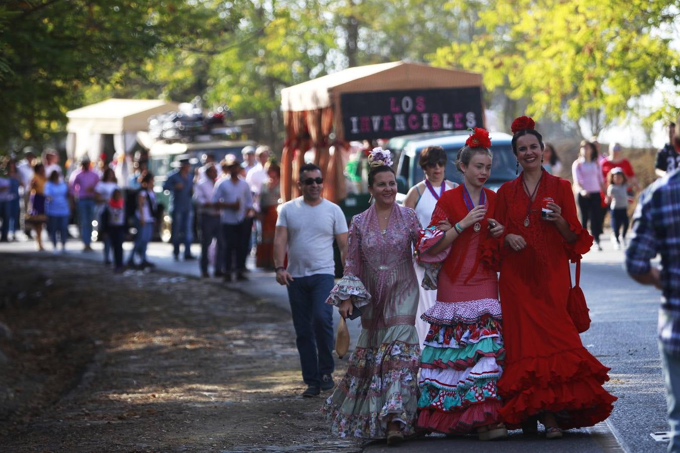 Miles de personas acompañan a la Virgen de Valme en su romería