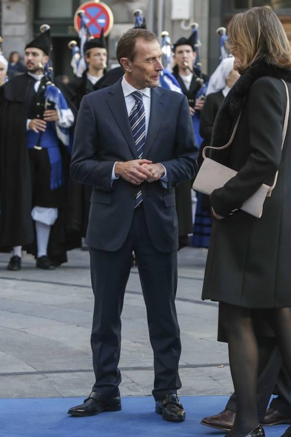 El exfutbolista internacional Emilio Butragueño antes de que empezase la ceremonia.. 