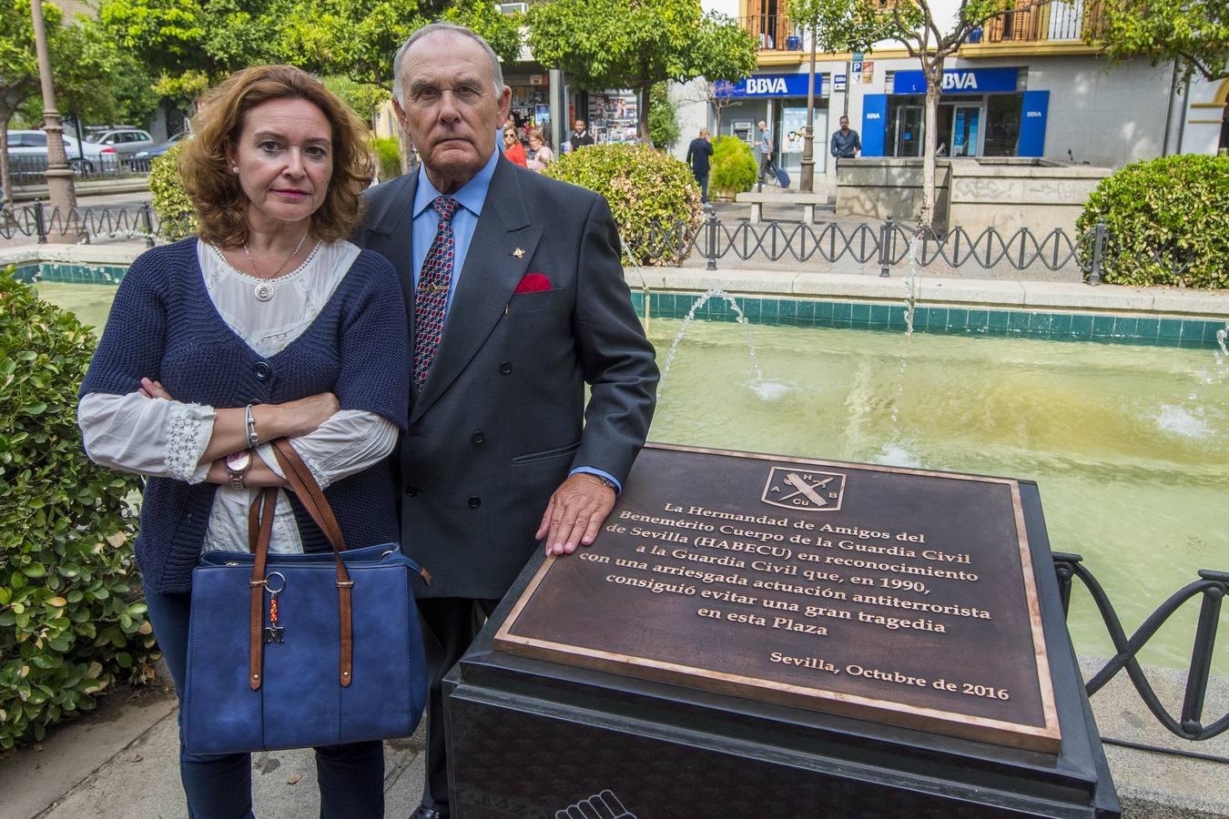 Inauguración del monolito en honor a la Guardia Civil en la Concordia