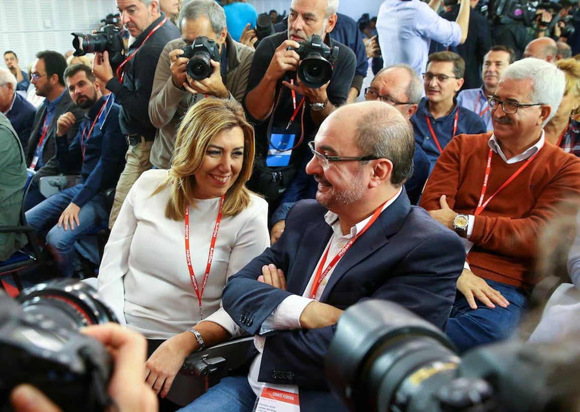La presidenta del PSOE andaluz, Susana Díaz, y su homólogo aragonés, Javier Lamban, en la reunión.. 