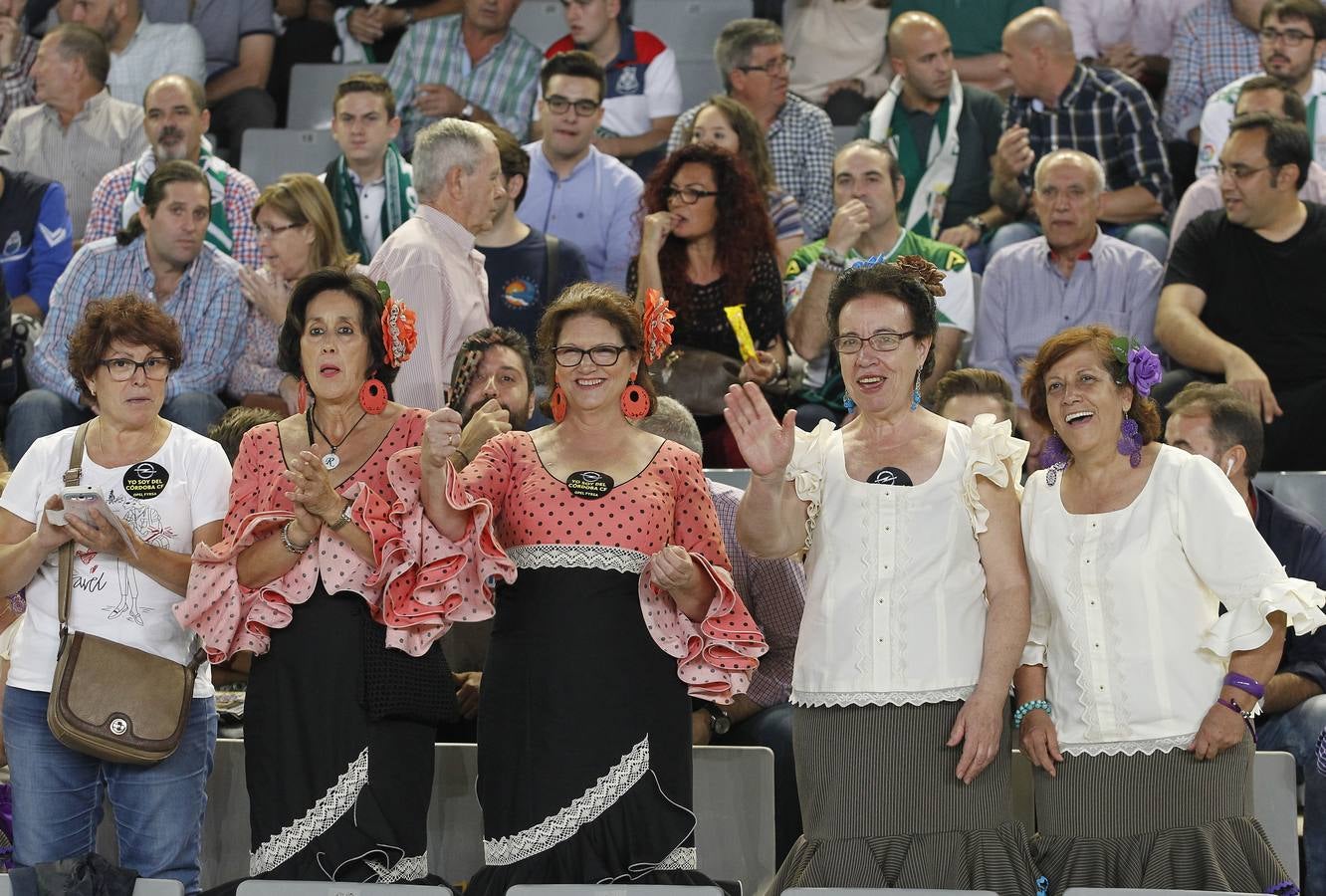 El ambiente en las gradas del Nuevo Arcángel en el Córdoba-Valladolid