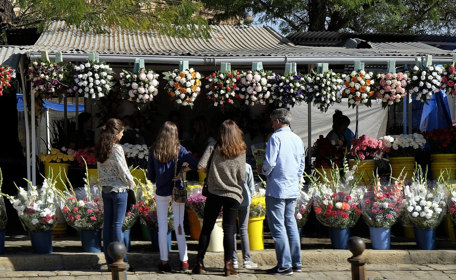 El Día de Todos los Santos todavía resiste a Halloween