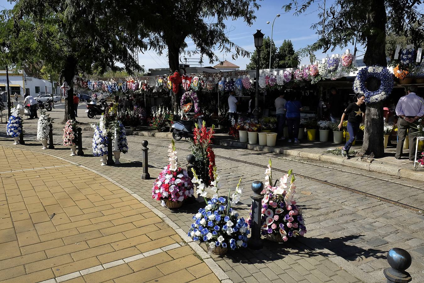 El Día de Todos los Santos todavía resiste a Halloween