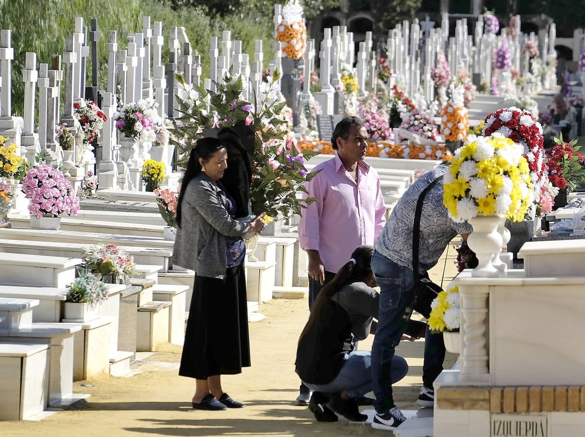 El Día de Todos los Santos todavía resiste a Halloween