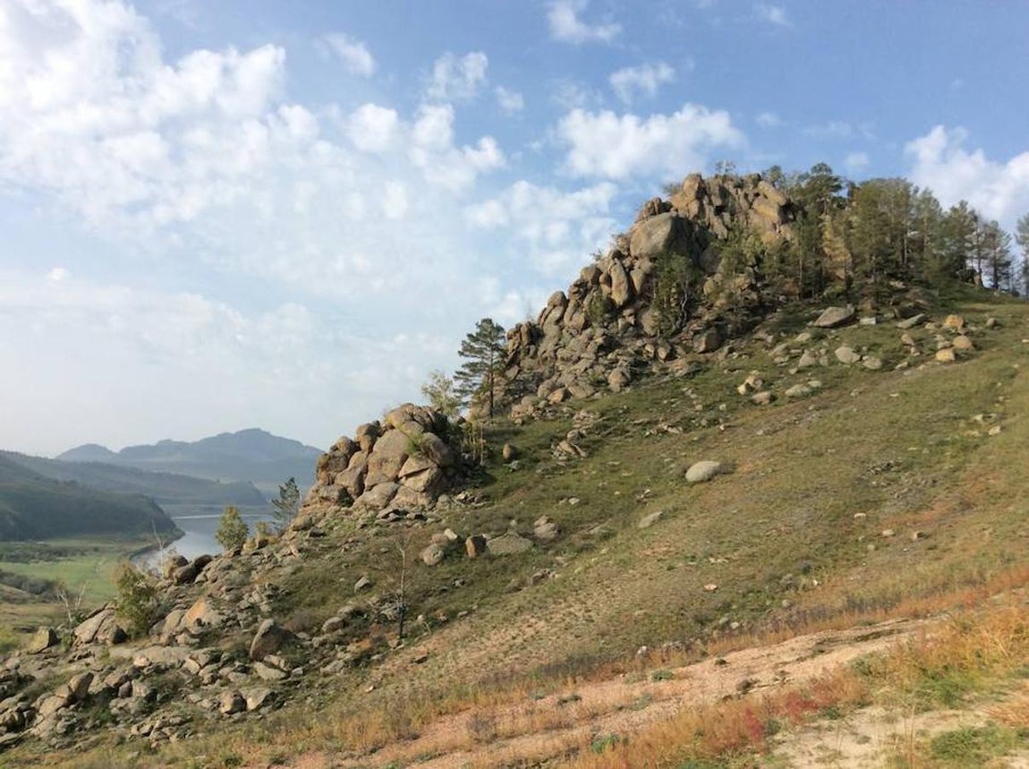 En el paisaje siberiano destaca un lugar conocido como la "cola del león", donde los chamanes realizan sus ofrendas. 