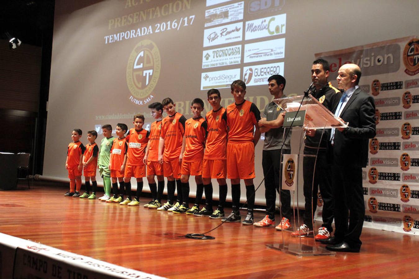 En imágenes: El Ciudad de Toledo Fútbol Sala presenta a sus 140 jugadores