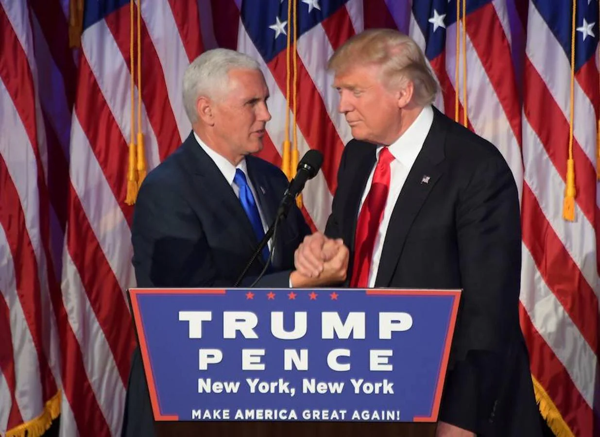 Mike Pence, el vicepresidente electo, ha sido el encargado de presentar a Trump en el acto de celebración