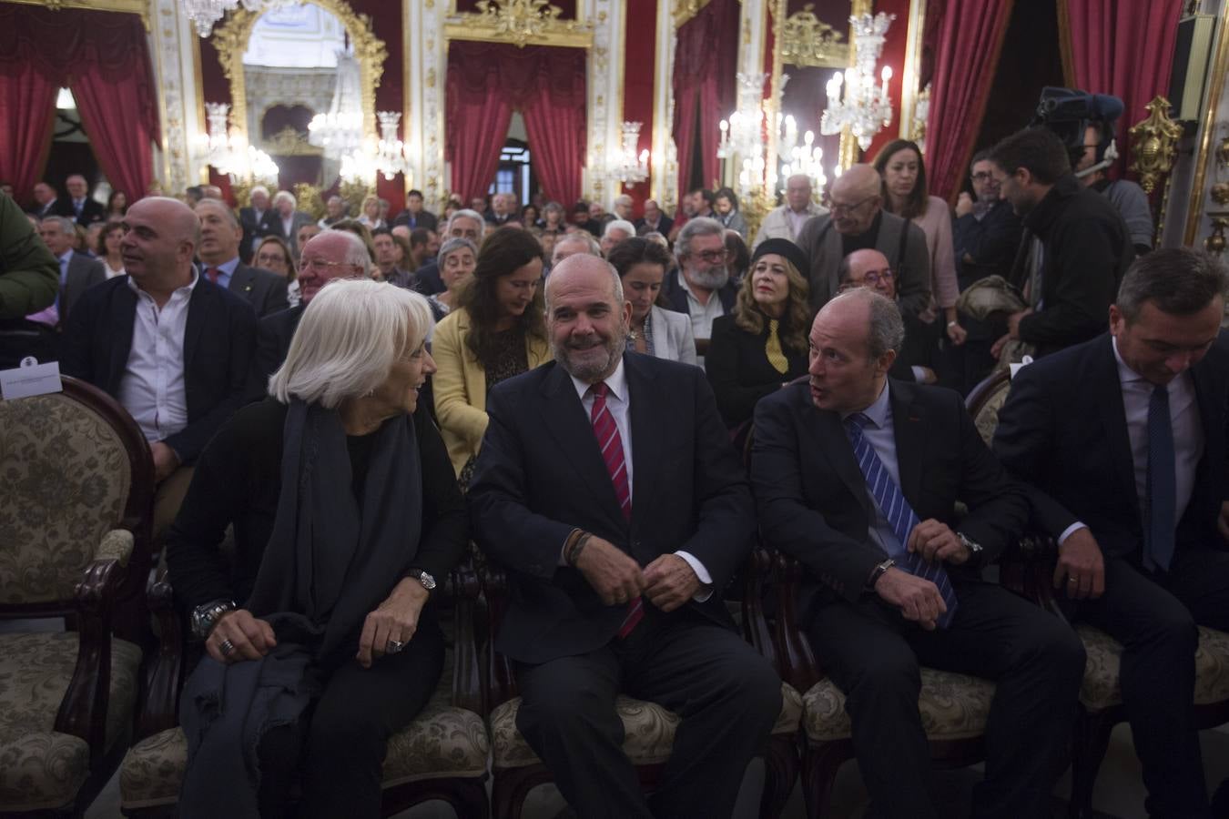 &#039;Kiki&#039; ingresa en la Real Academia Provincial de Bellas Artes