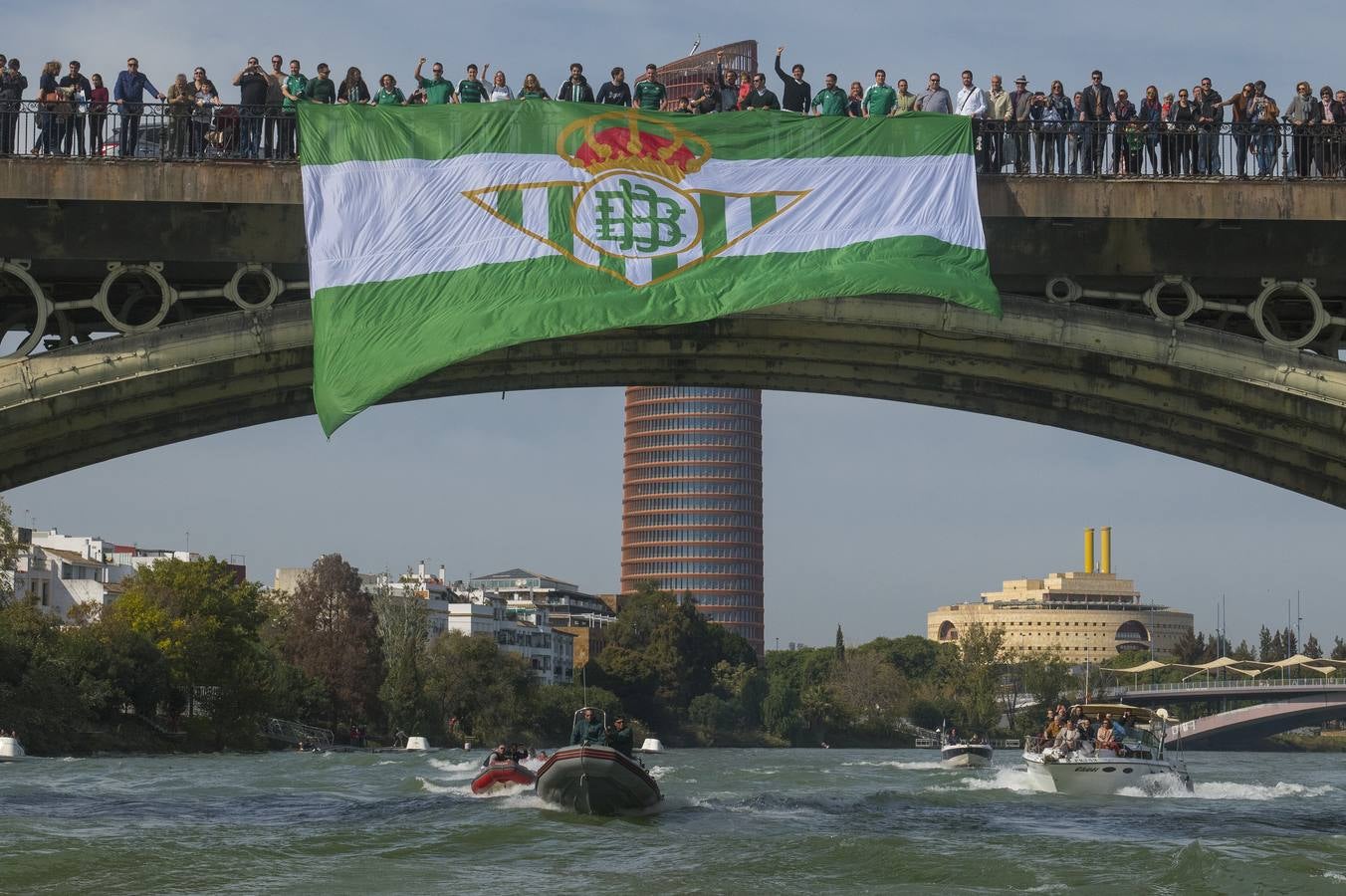 El Betis completó los seis mil metros de la prueba con algo más de veinte segundos de antelación sobre el conjunto sevillista