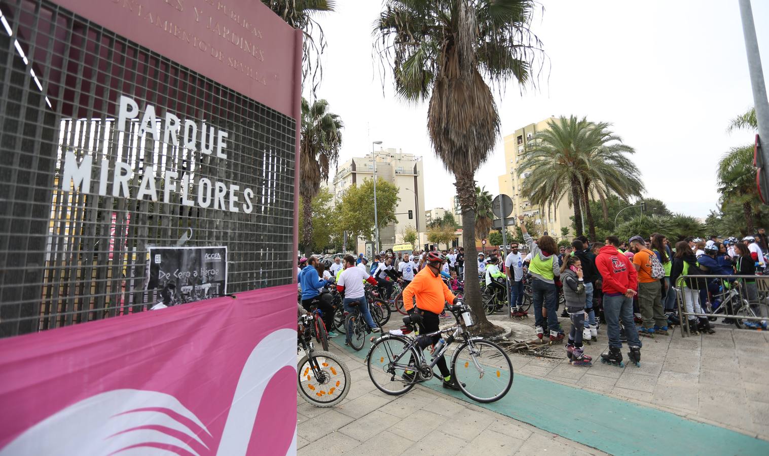 El evento «Sevilla sobre ruedas» ha estado organizado por el Ayuntamiento de Sevilla, en colaboración con la Fundación Cajasol y Bike and You