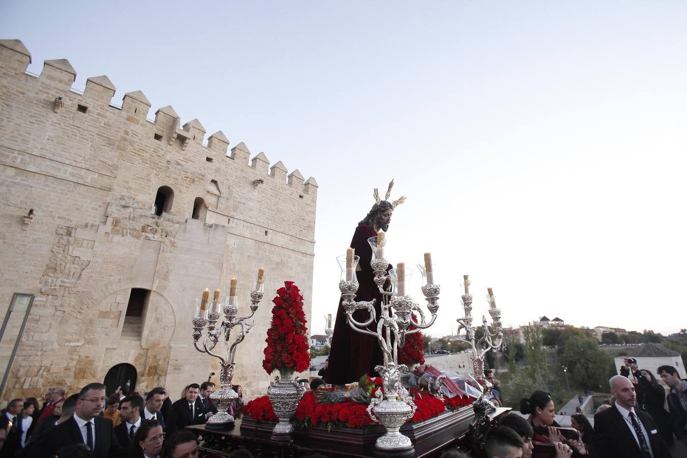 Estampas del Vía Crucis del Señor del Silencio a la Catedral de Córdoba