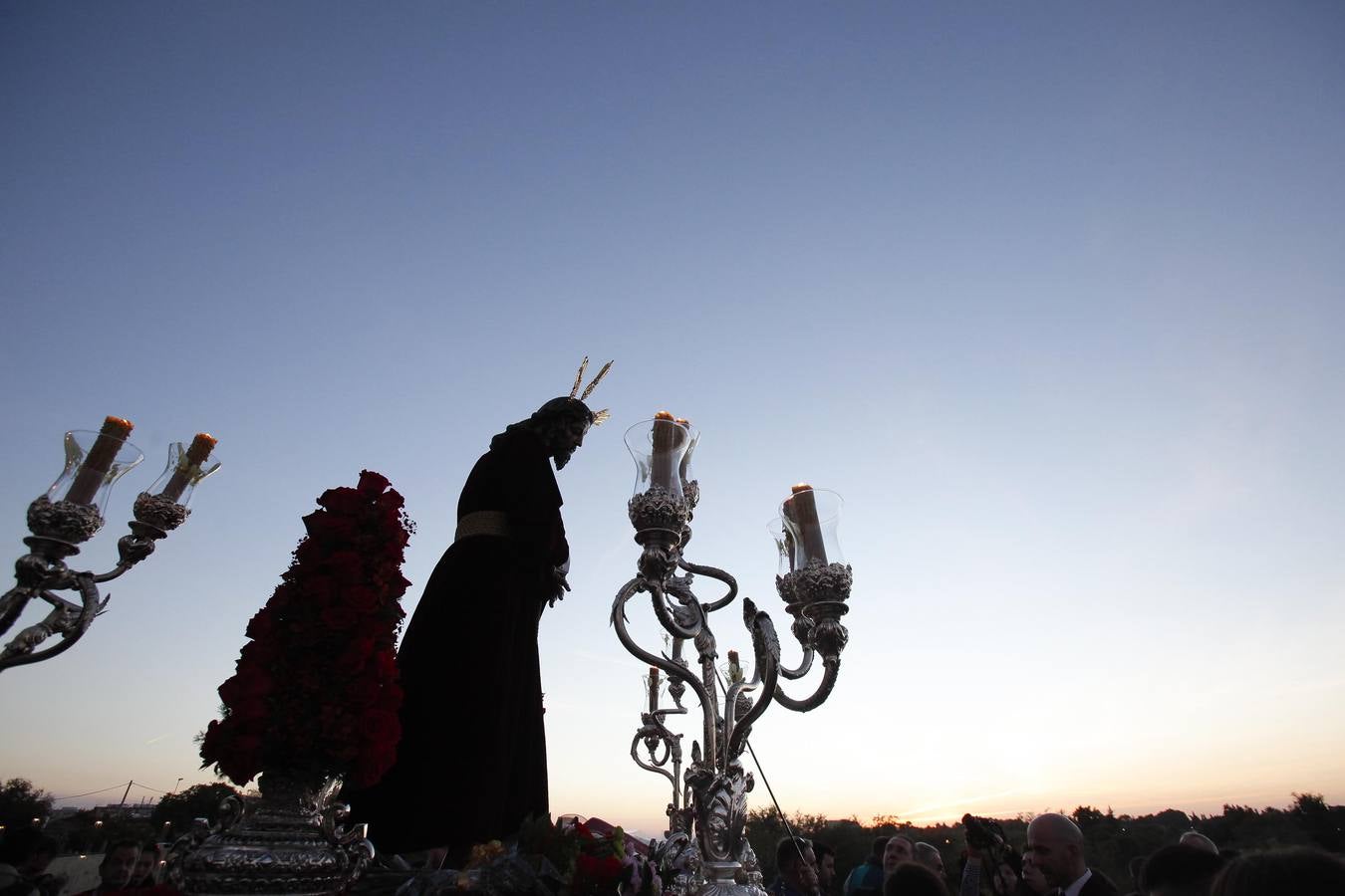 Estampas del Vía Crucis del Señor del Silencio a la Catedral de Córdoba