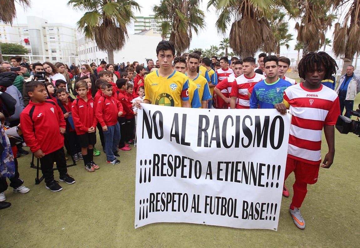 Las imágenes de la concentración de apoyo a Etienne