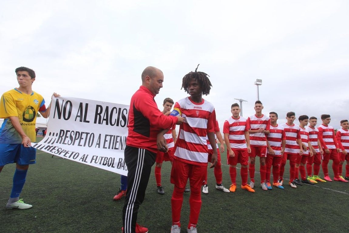 Las imágenes de la concentración de apoyo a Etienne