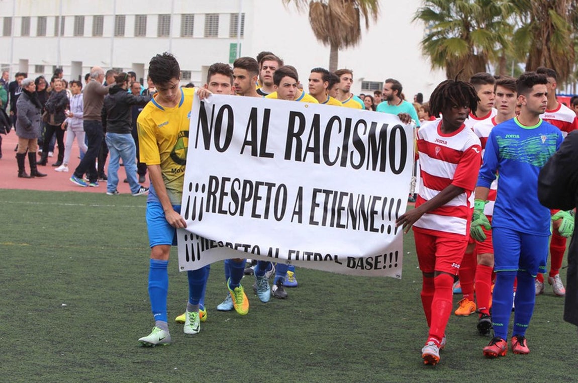 Las imágenes de la concentración de apoyo a Etienne