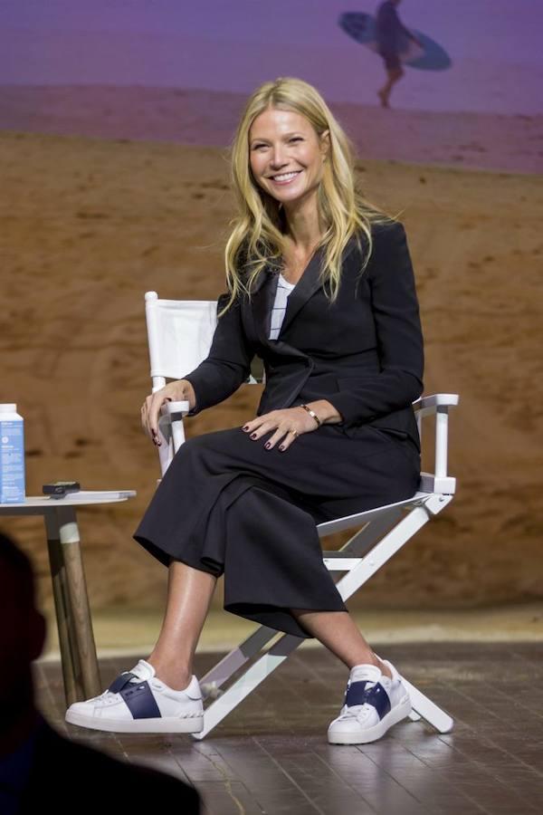Gwyneth Paltrow, Depresión postparto. Fue cuando dio a luz a su segundo hijo, Moses, fruto de su matrimonio con el cantante Chris Martin. La actriz confesó que no sentía ningún afecto maternal hacia el pequeño