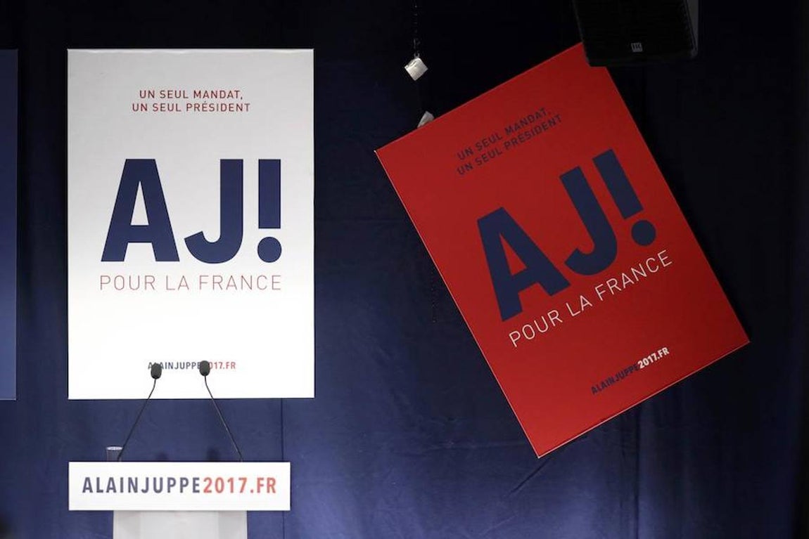 Carteles de apoyo al candidato a liderar la derecha francesa Alain Juppé.. 