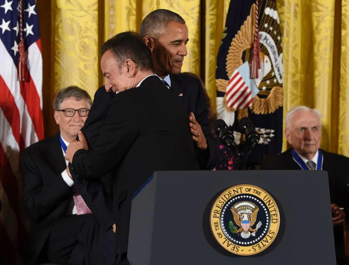 Entrañable abrazo entre Springsteen y Obama
