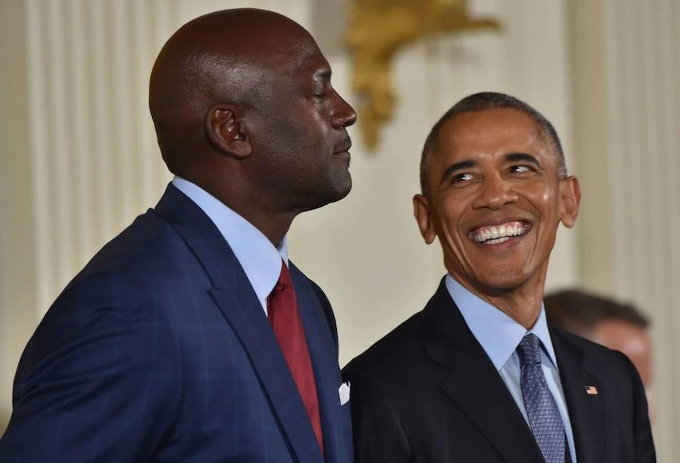 El jugador de baloncesto Michael Jordan, junto a Barack Obama 