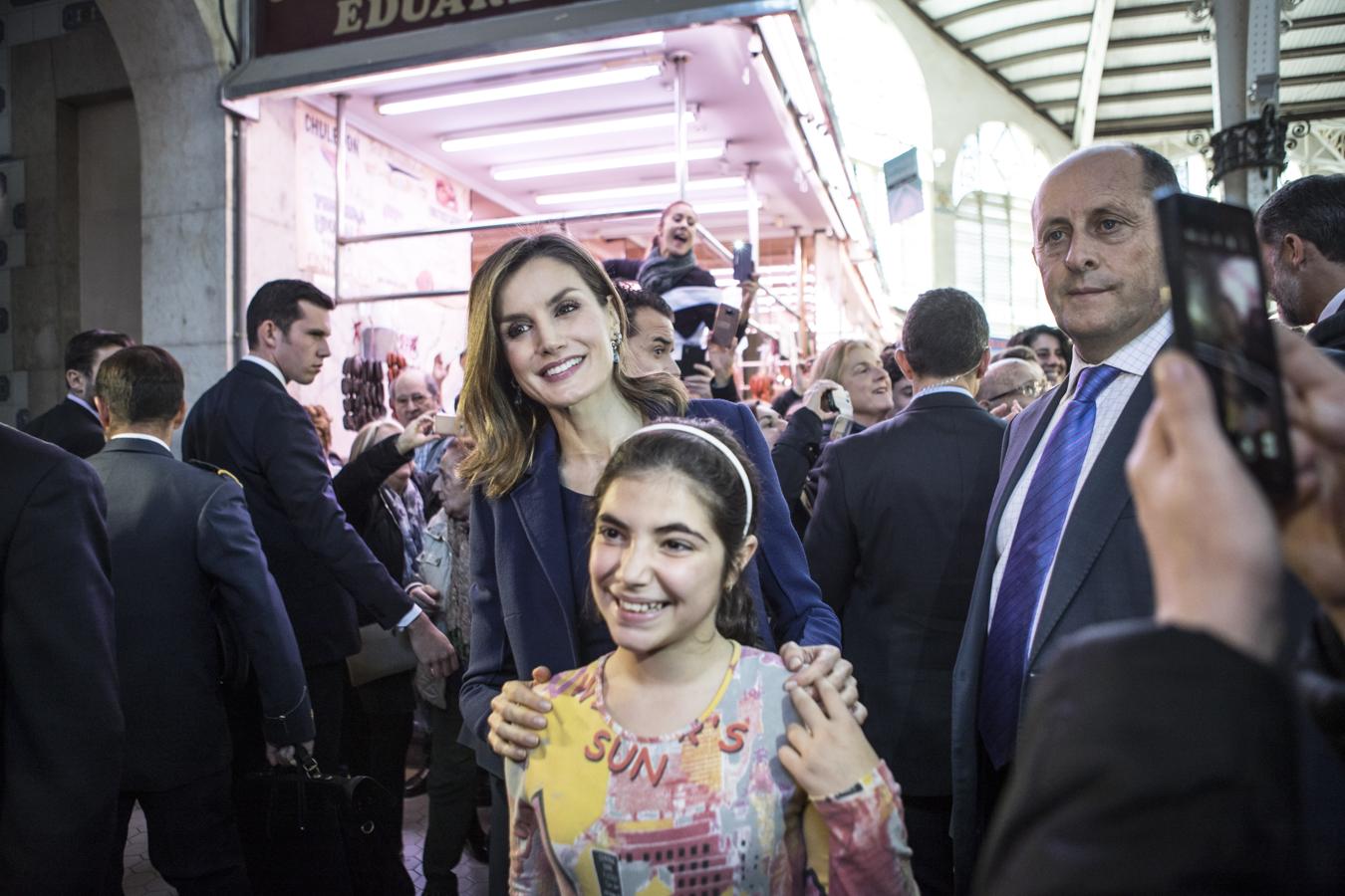 Los Reyes visitan el Mercado Central de Valencia 