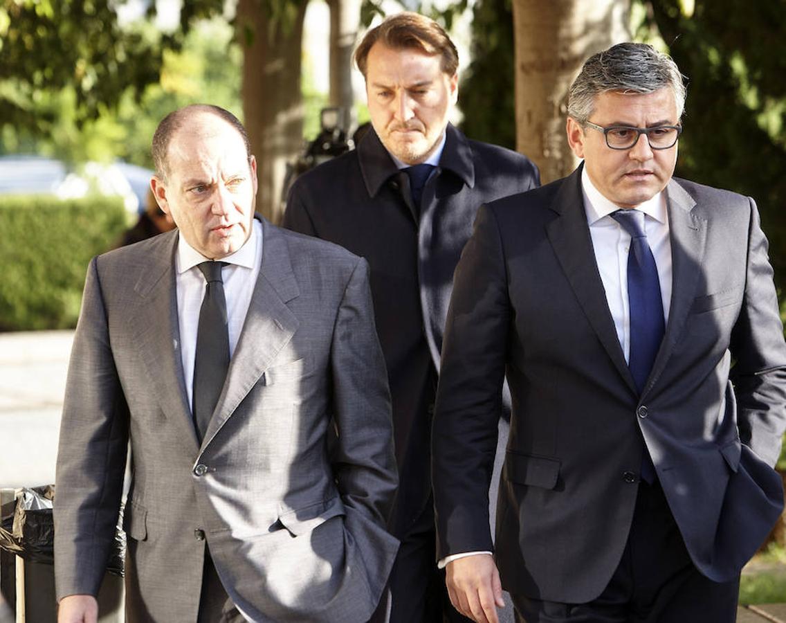 José Marí Olano, exdiputado del PP; Quico Catalán, presidente del Levante, y Cristobal Grau, concejal del PP en el Ayuntamiento de Valencia