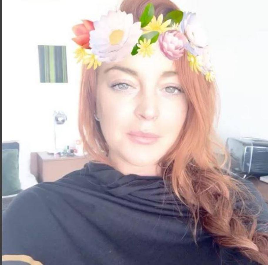 Lindsay Lohan. La actriz y cantante ha querido hacer un guiño a las típicas coronas de flores que se colocan en la cena de Acción de Gracias utilizando una aplicación del móvil