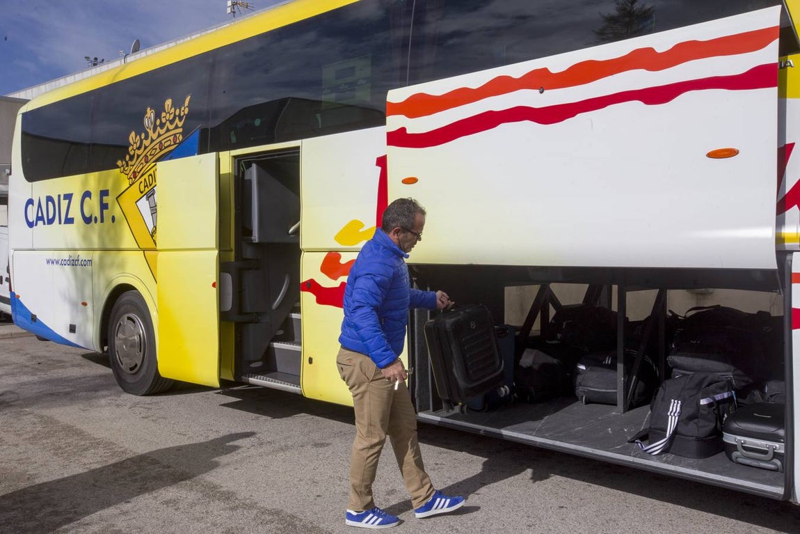 Salida del Cádiz rumbo a Tarragona