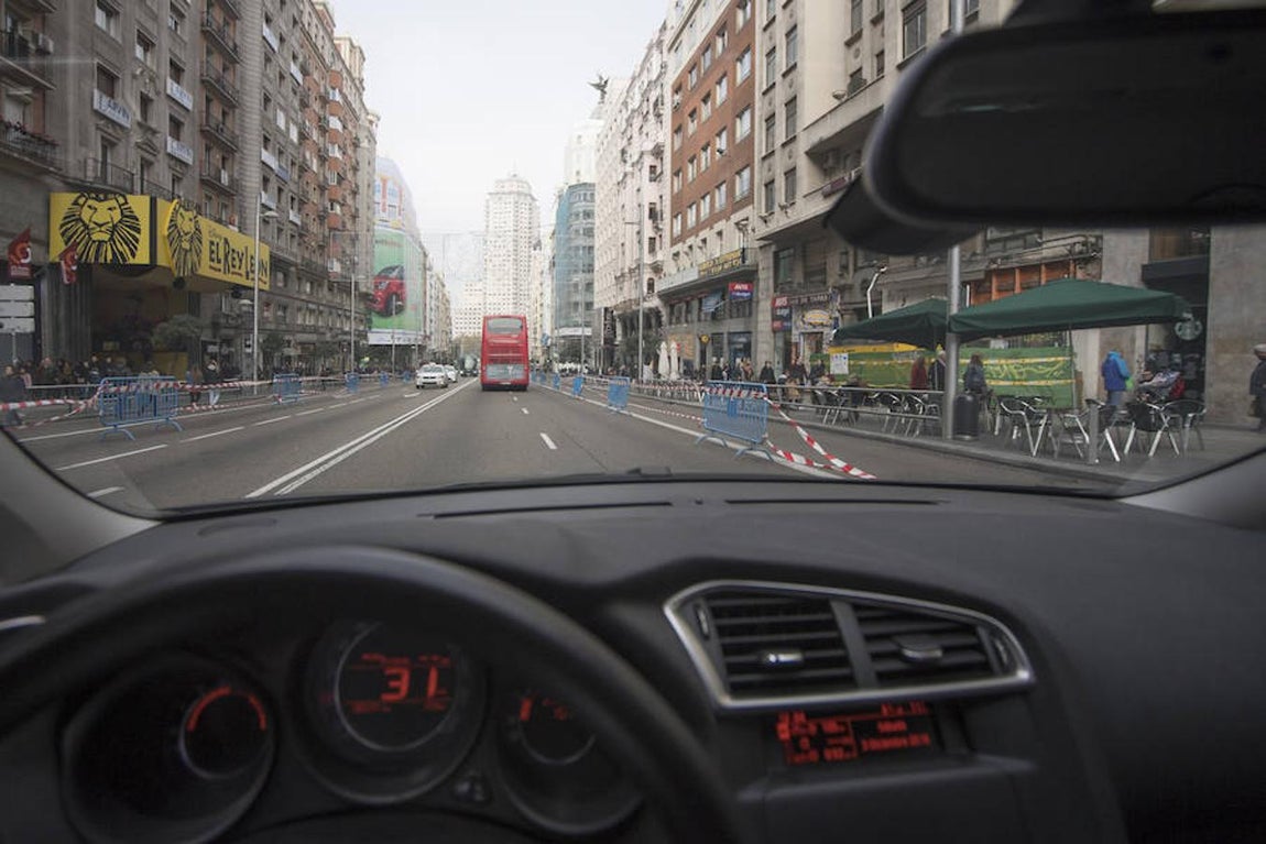 La Gran Vía de Madrid, cortada al tráfico. 