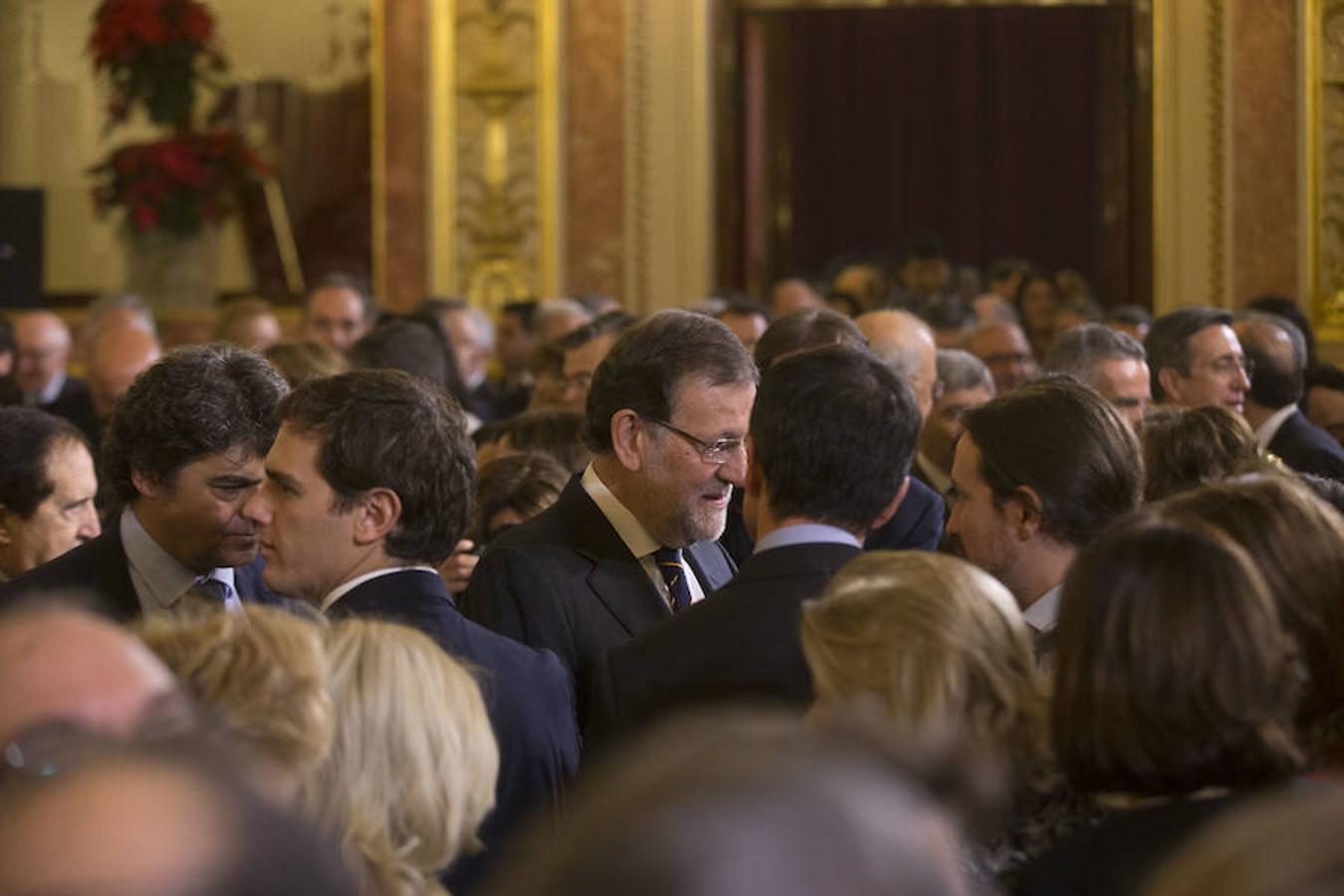 Albert Rivera, Mariano Rajoy y Pablo Iglesias, en los corrillos habituales en el Día de la Constitución. Podemos y Ciudadanos vivieron su primer Día de la Constitución el 6 de diciembre de 2015