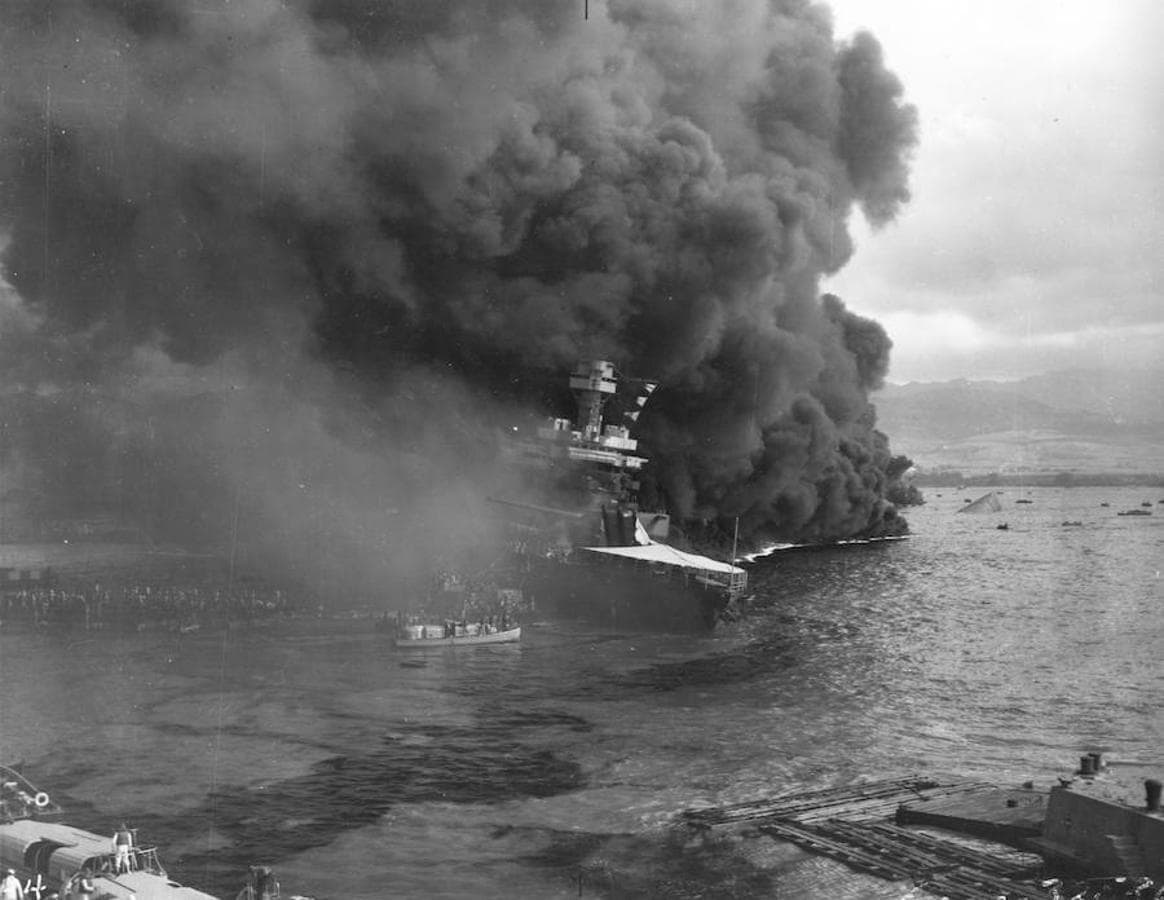 El objetivo de Japón con el ataque a Pearl Harbor buscaba neutralizar la Flota del Pacífico de los EE.UU. y así proteger su avance en la Malasia británica y en las Indias Orientales Neerlandesas