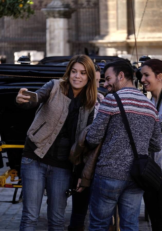 El buen tiempo atrae a los visitantes a Sevilla por el puente de la Inmaculada