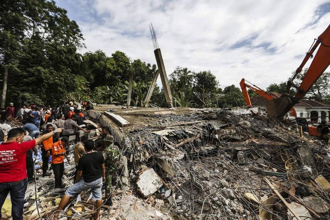Los destrozos que ha causado en Indonesia el terremoto de 6,5