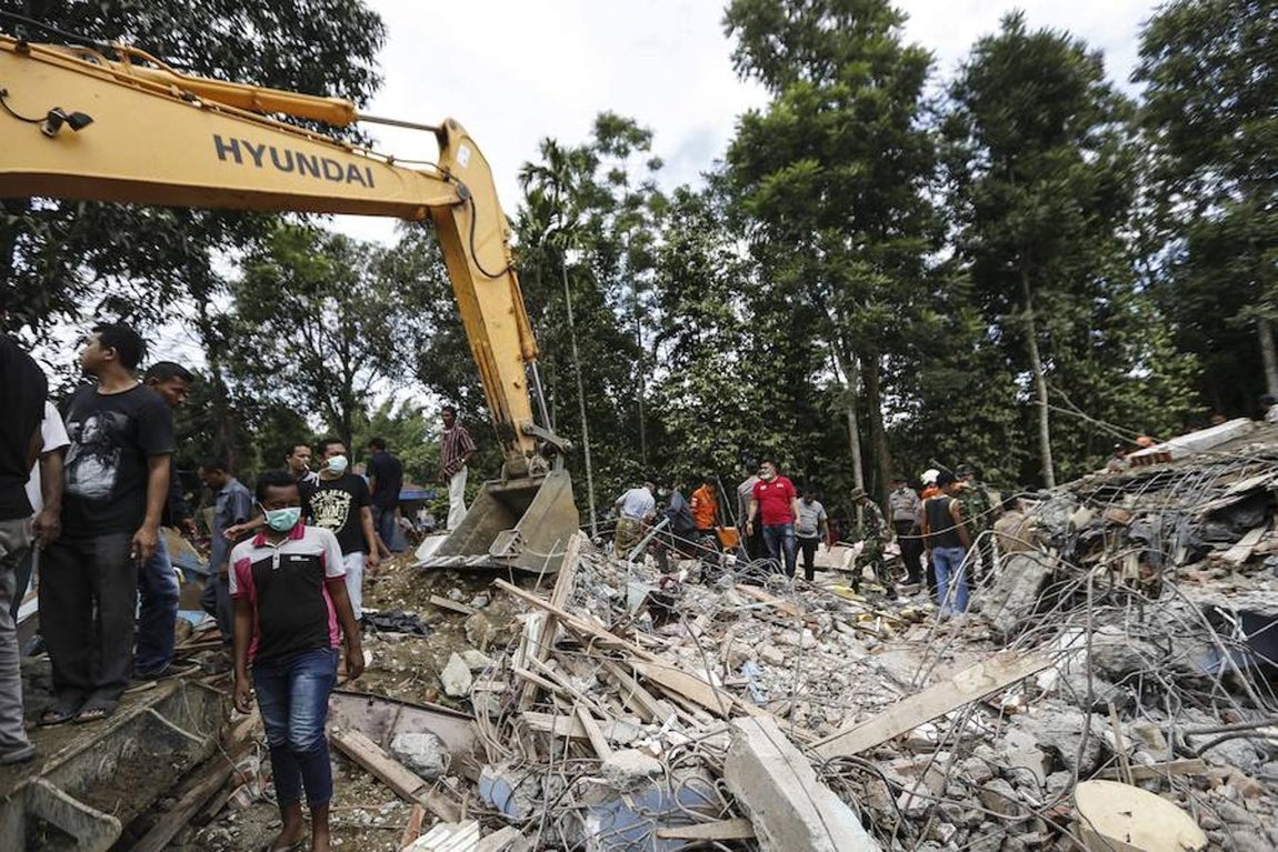 Los destrozos que ha causado en Indonesia el terremoto de 6,5