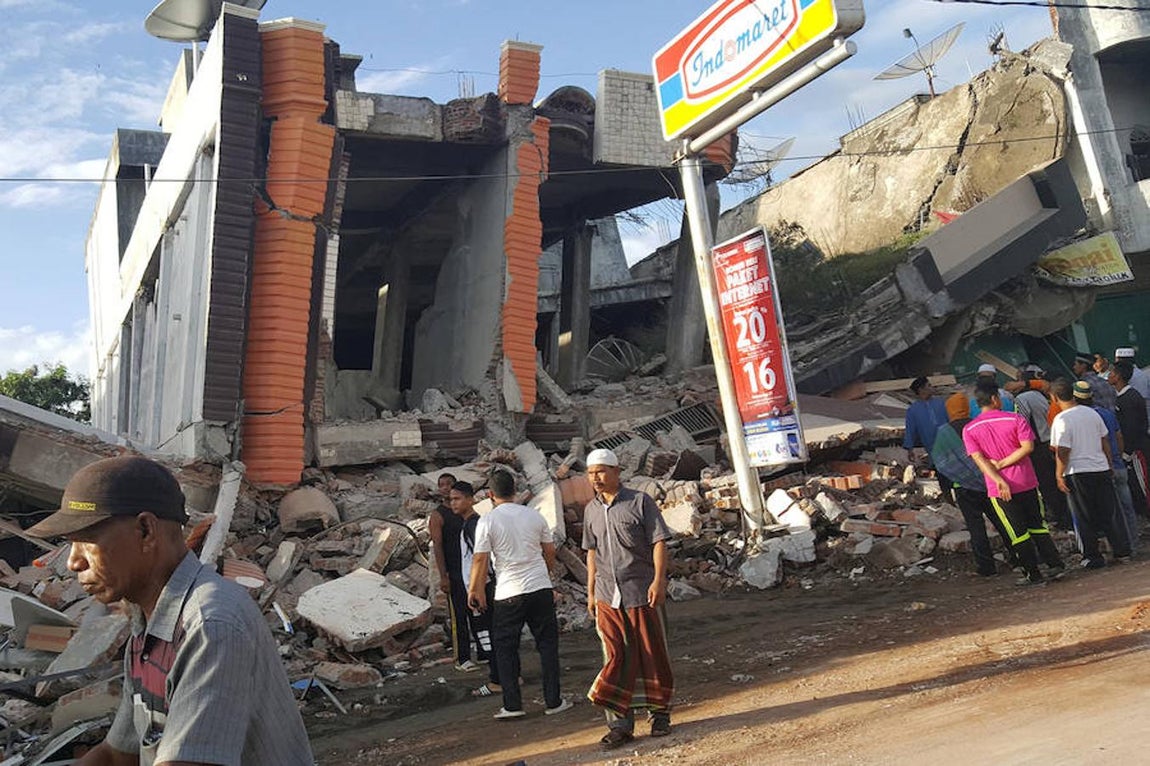 Los destrozos que ha causado en Indonesia el terremoto de 6,5