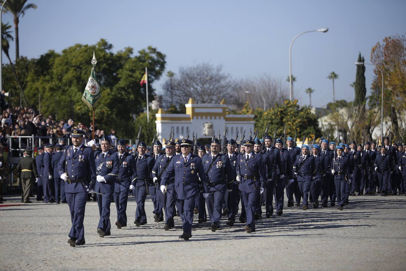 Multitudinaria celebración de la Virgen de Loreto en Tablada