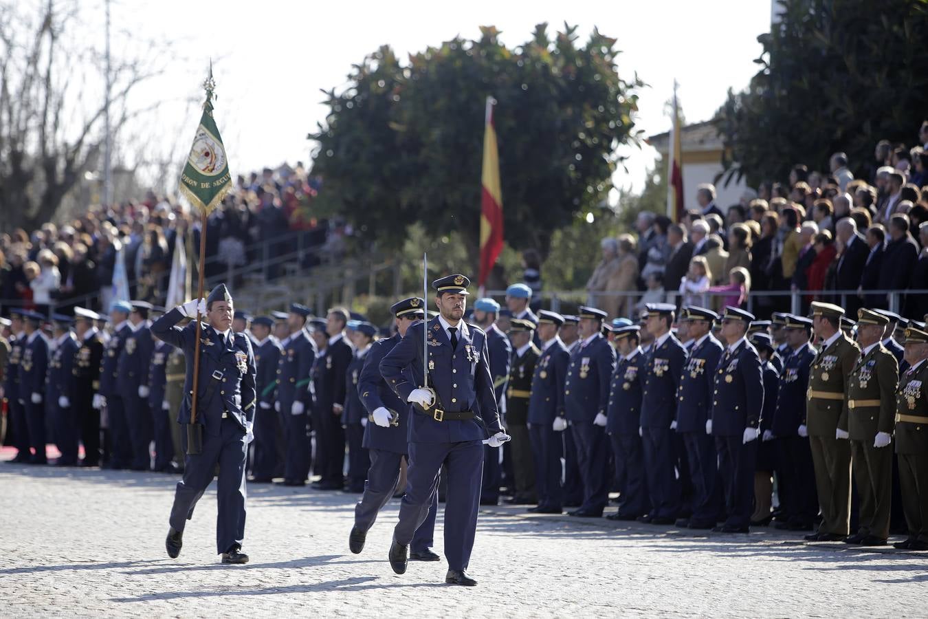 Multitudinaria celebración de la Virgen de Loreto en Tablada