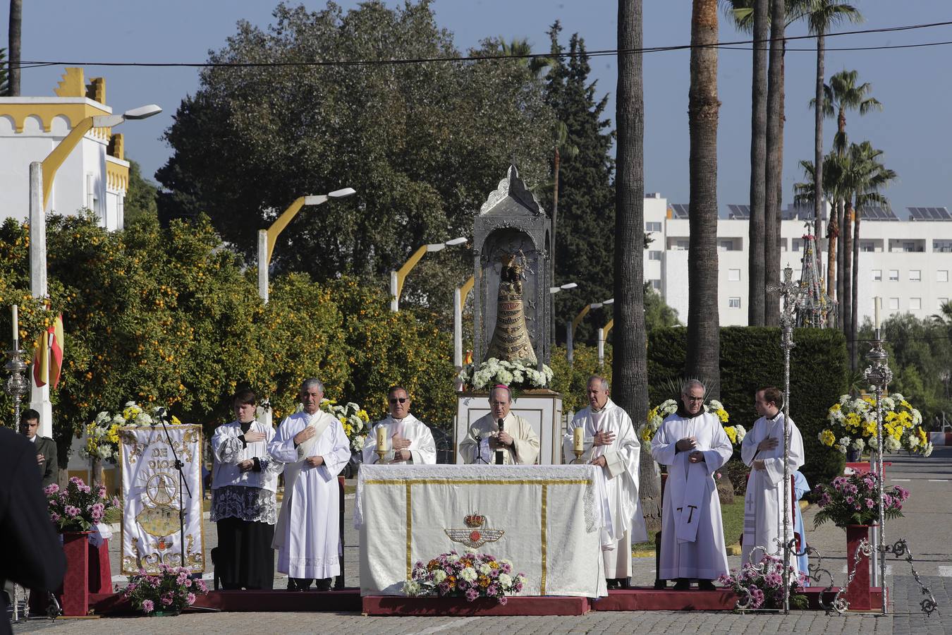 Multitudinaria celebración de la Virgen de Loreto en Tablada