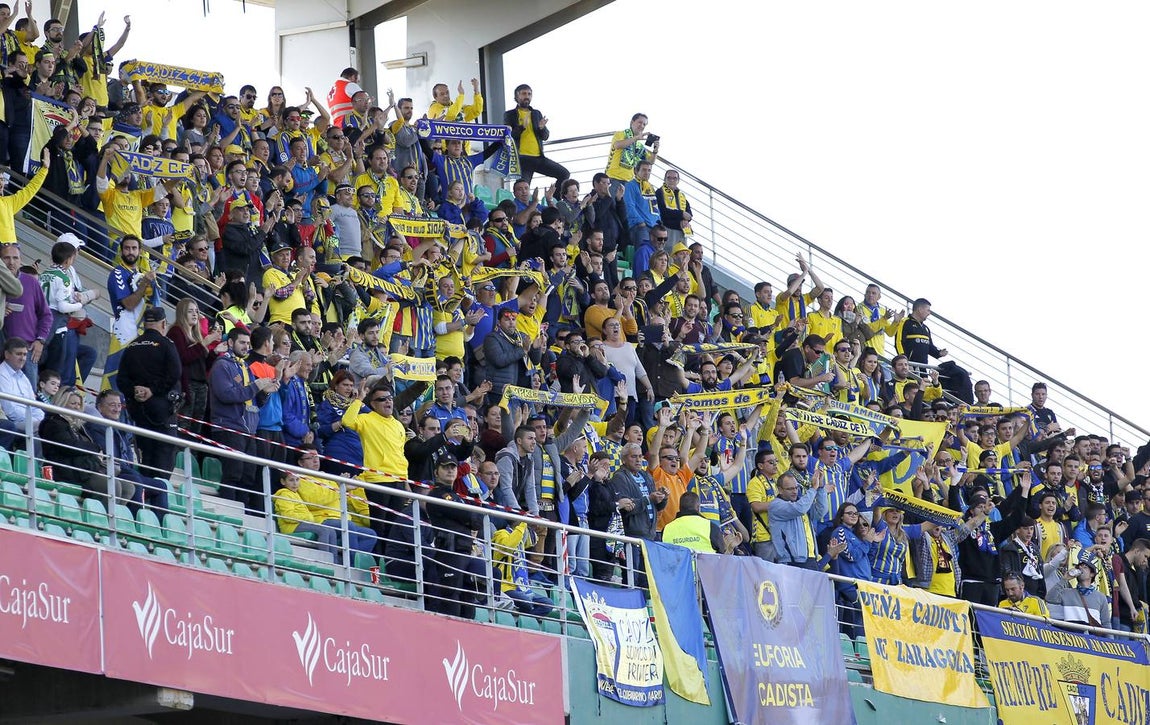 El ambientazo del Córdoba-Cádiz en El Arcángel, en imágenes
