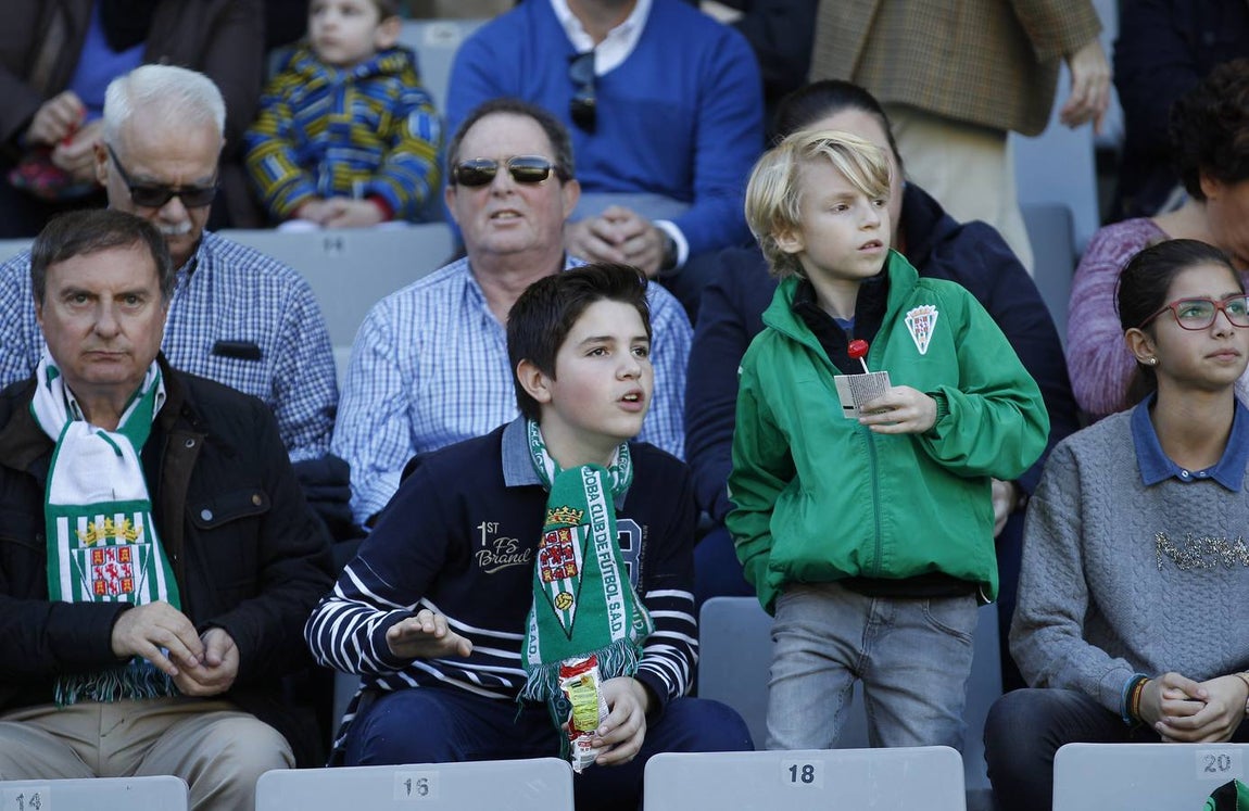 El ambientazo del Córdoba-Cádiz en El Arcángel, en imágenes