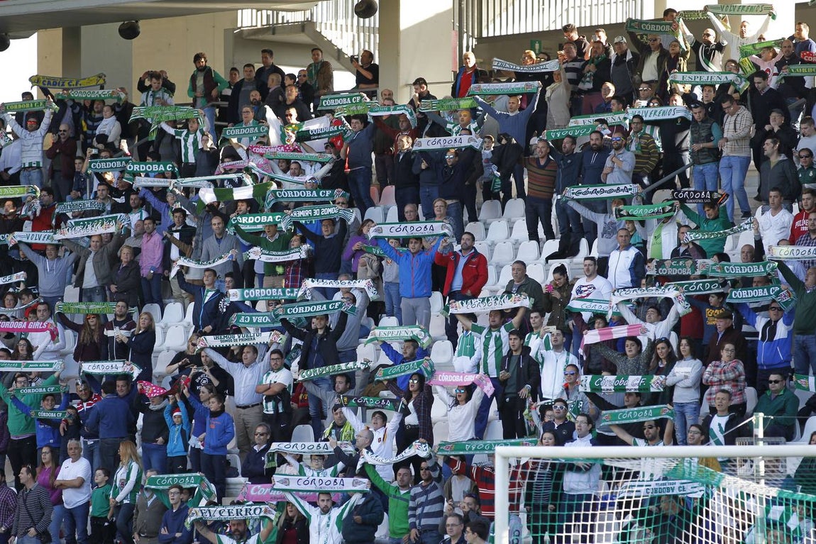 El ambientazo del Córdoba-Cádiz en El Arcángel, en imágenes