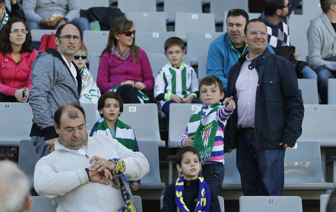 El ambientazo del Córdoba-Cádiz en El Arcángel, en imágenes