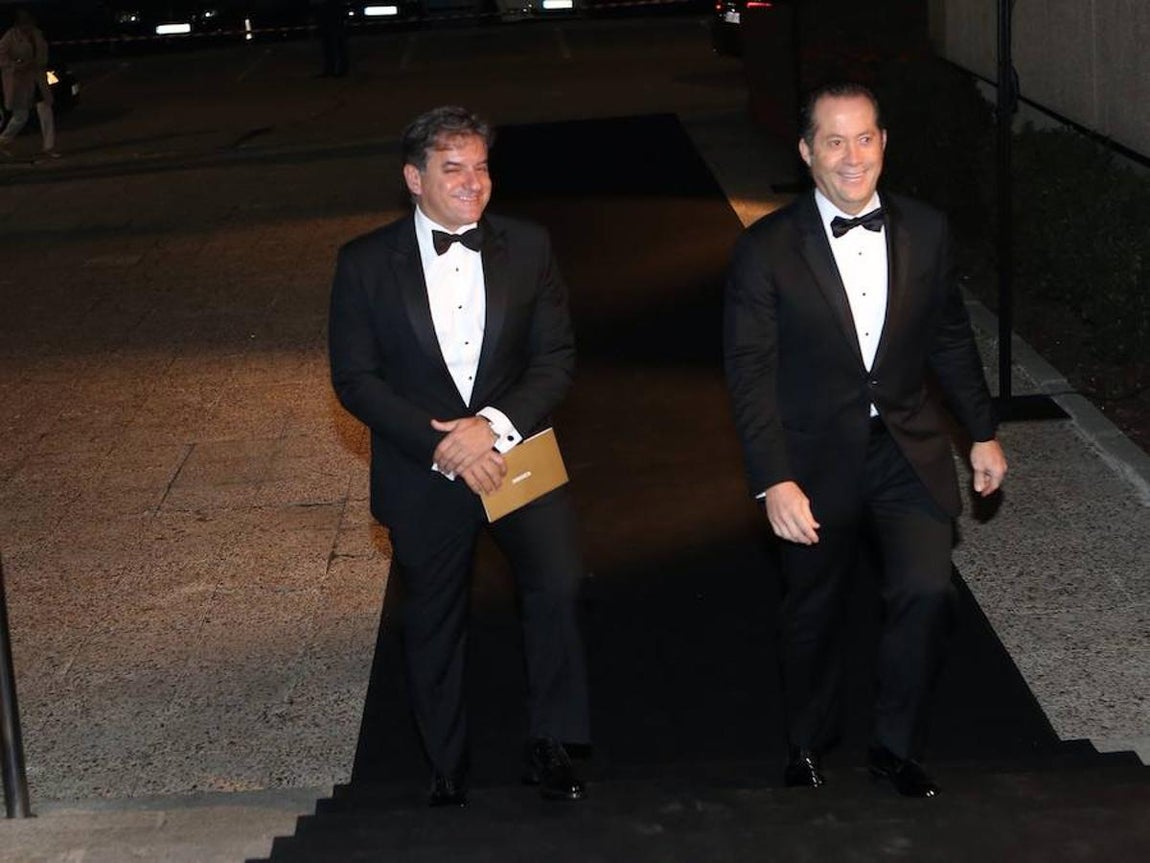 Escotet y López Jácome, de Abanca, a su llegada a ABC para participar de la entrega de premios de periodismo.. 