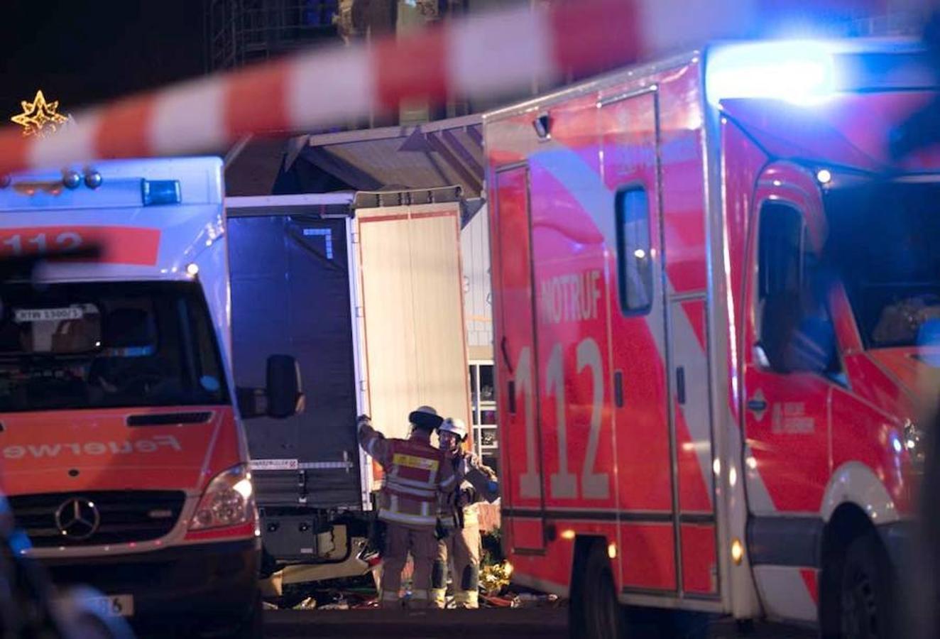 Imágenes de la escena tras el atropello a una multitud en Berlín