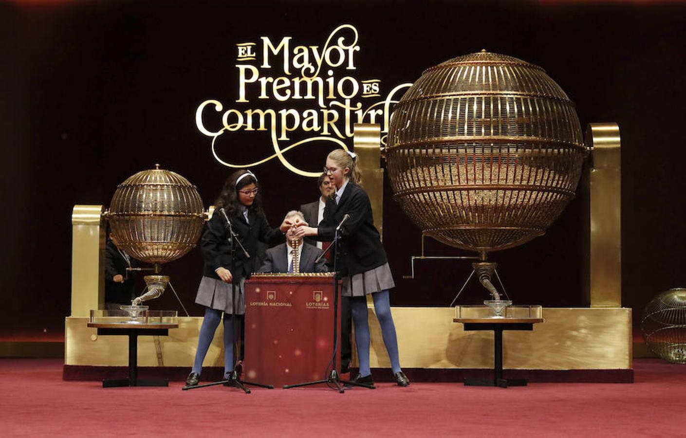 66.513, el premio Gordo de la Lotería de Navidad, se quedó íntegro en Madrid