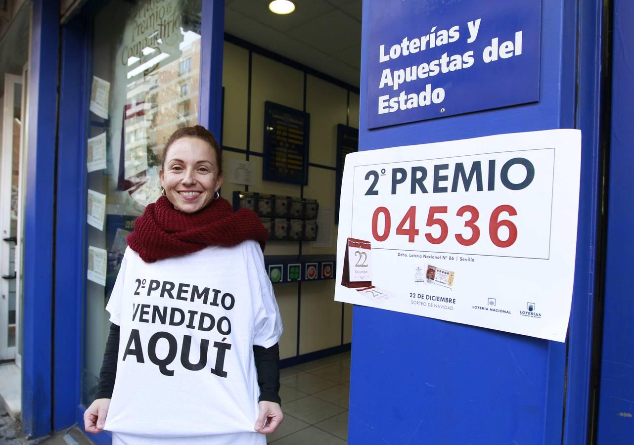 En imágenes: Sevilla celebra un segundo y dos quintos premios de la lotería de Navidad