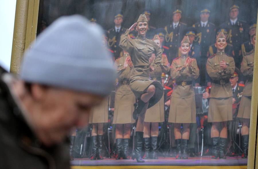 Homenaje. A bordo del avión viajaban militares e integrantes del coro y conjunto de danza Alexandrov. Se hicieron populares por cantar una jota aragonesa